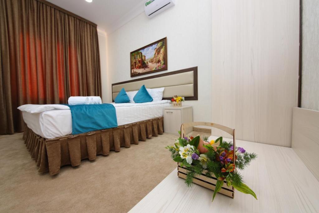 Hotel Globus Tashkent Exterior photo
